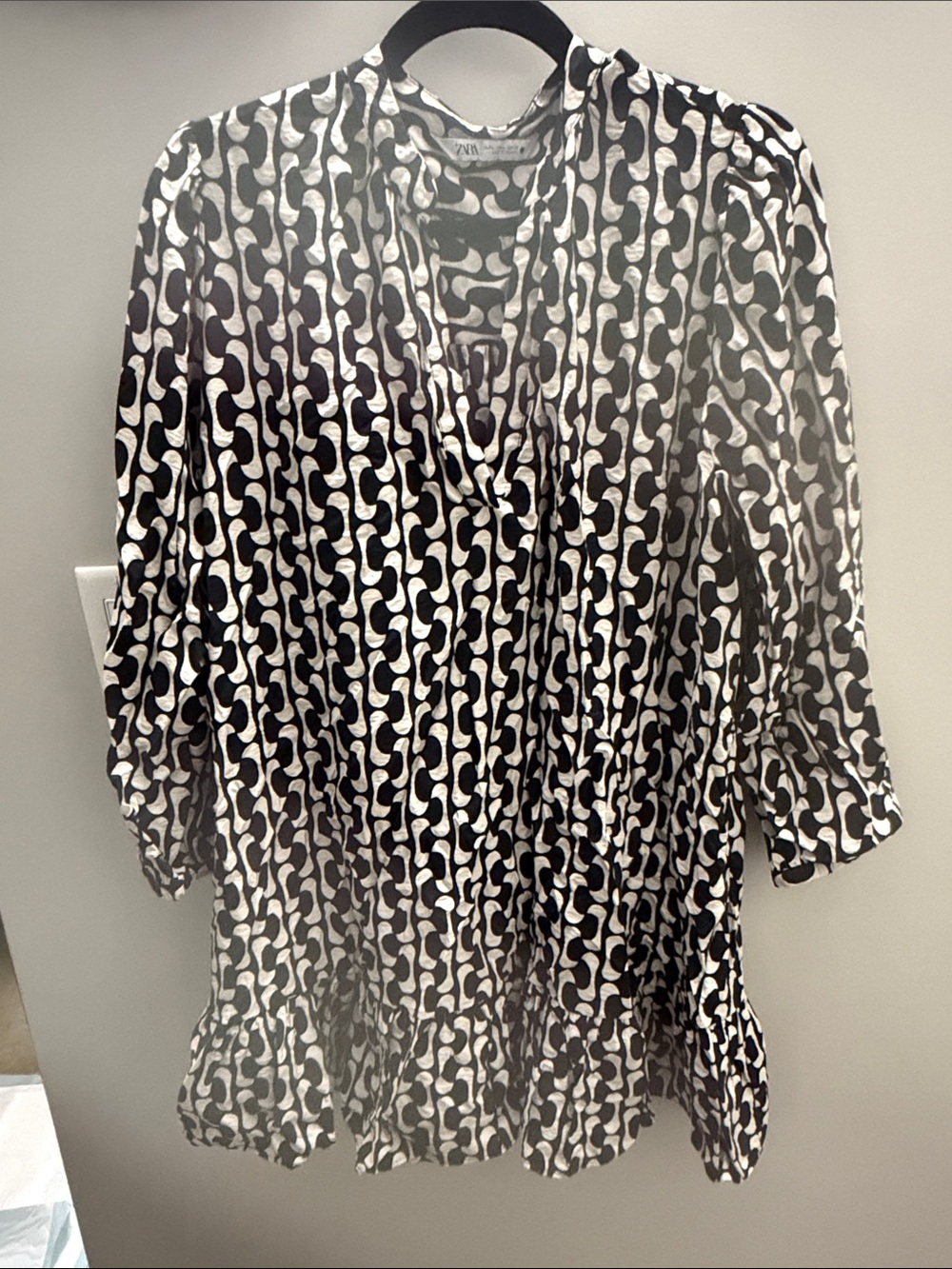 Zara Black and White Geometric V-Neck Tunic
